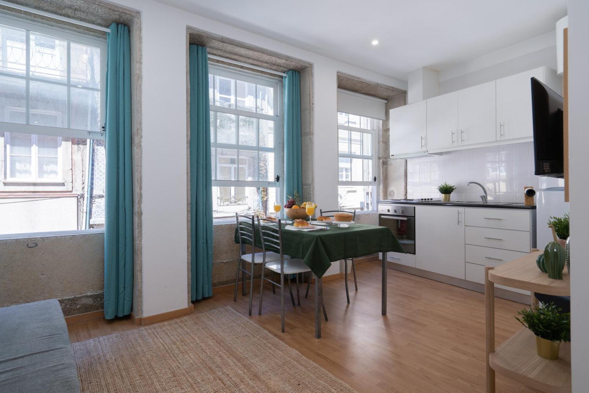 דירות פורטו Host Wise - Colorful Fresh Flats - Batalha חדר תמונה